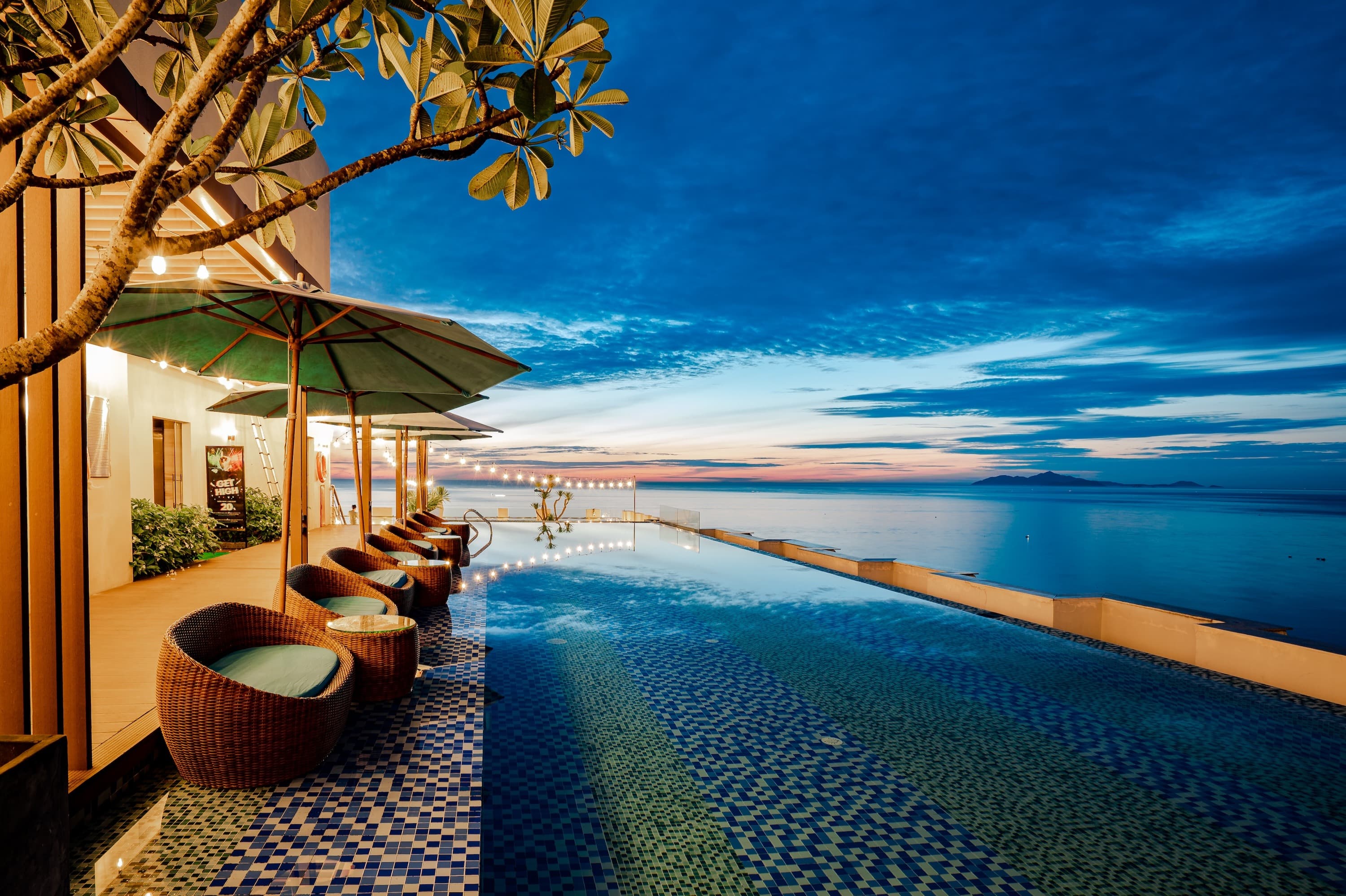 HAIAN BEACH HOTEL & SPA